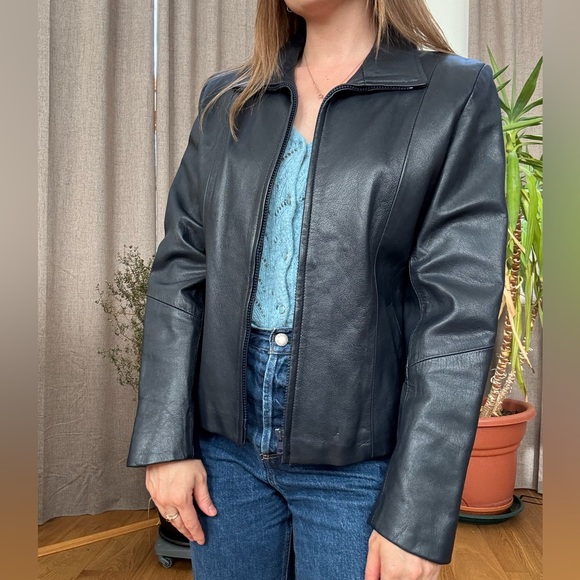 Sleek Black Leather Jacket for Women - Picture 15 of 16